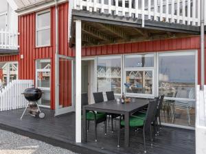 Holiday Home Eija - 5m from the sea by Interhome