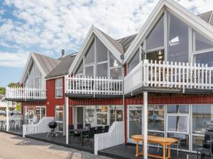 Holiday Home Eija - 5m from the sea by Interhome