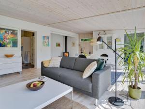 Holiday Home Edin - 400m from the sea by Interhome