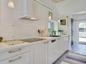 Holiday Home Edin - 400m from the sea by Interhome