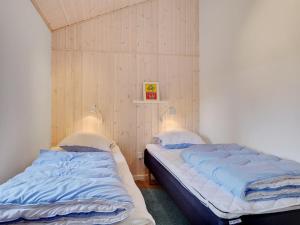 Holiday Home Edin - 400m from the sea by Interhome