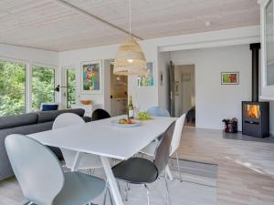 Holiday Home Edin - 400m from the sea by Interhome