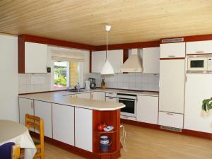 Holiday Home Veikko - 150m from the sea by Interhome