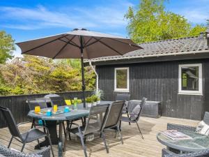 Holiday Home Hallveig - 1-1km from the sea by Interhome