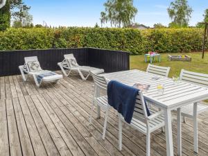 Holiday Home Hallveig - 1-1km from the sea by Interhome