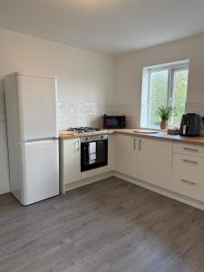 ResiLets - Berwick House - Large 4 Bed Townhouse - Contractor stays