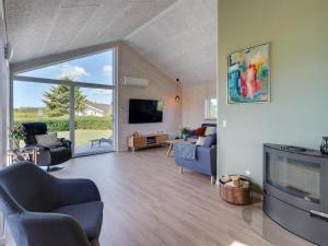 Holiday Home Elsebet - 600m from the sea by Interhome
