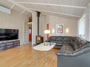 Holiday Home Karoliina - 900m from the sea by Interhome