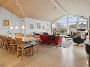 Holiday Home Reimer - 700m from the sea by Interhome
