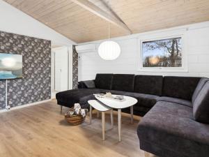 Holiday Home Mahalia - 300m from the sea by Interhome