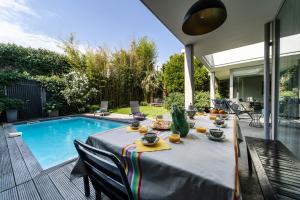 Élégante Maison Spacieuse avec Piscine porte Bordeaux