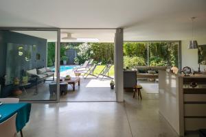 Élégante Maison Spacieuse avec Piscine porte Bordeaux