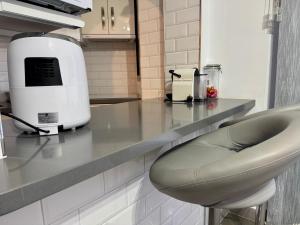 Vibrant Seaside Apartment in Central Los Cristianos