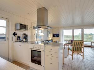 Holiday Home Eikka - 600m from the sea by Interhome