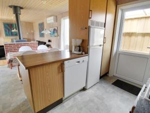 Holiday Home Svanhild - 1-2km from the sea by Interhome