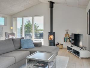 Holiday Home Manni - 800m from the sea by Interhome