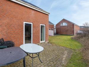 Apartment Eick - 2-5km from the sea by Interhome