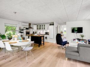 Holiday Home Maik - 1-5km from the sea by Interhome