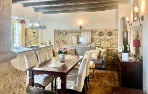 Cozy Home In Pomer With Wifi