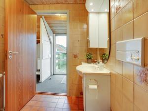 Apartment Roya - 1-9km from the sea by Interhome