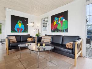 Holiday Home Swana - 550m from the sea by Interhome