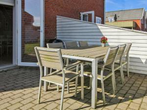 Apartment Walgæst - 2-3km from the sea by Interhome