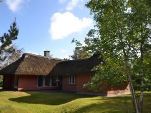 Holiday Home Helline - 900m from the sea by Interhome