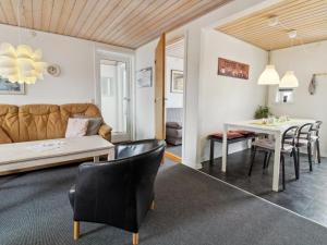 Apartment Alfa - 2-3km from the sea by Interhome