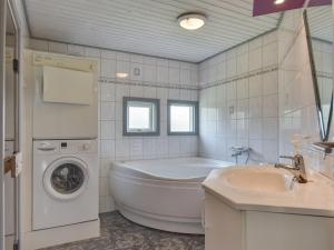 Holiday Home Sunita - 2-8km from the sea by Interhome