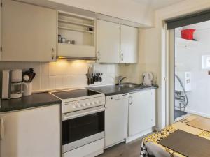 Apartment Herward - 2-3km from the sea by Interhome