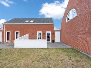 Apartment Iffuer - 2-3km from the sea by Interhome