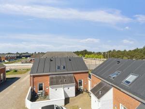 Apartment Gaëlle - 2-3km from the sea by Interhome