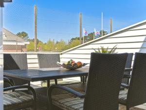 Apartment Gaëlle - 2-3km from the sea by Interhome