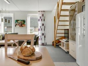 Apartment Ginger - 2-3km from the sea by Interhome