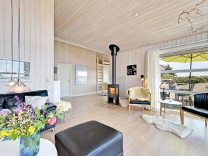 Holiday Home Chrisse - 550m from the sea by Interhome