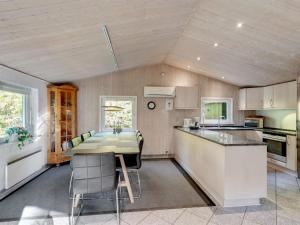 Holiday Home Jul - 900m from the sea by Interhome