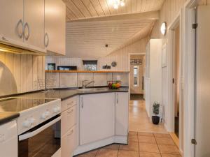 Holiday Home Arnkil - 700m from the sea by Interhome
