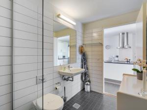 Apartment Jurviis - 100m from the sea by Interhome