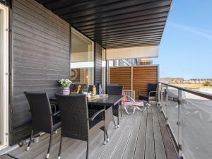 Apartment Jurviis - 100m from the sea by Interhome