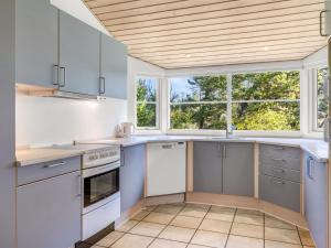 Holiday Home Guthmund - 1km from the sea by Interhome