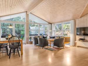 Holiday Home Guthmund - 1km from the sea by Interhome