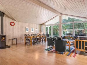 Holiday Home Guthmund - 1km from the sea by Interhome