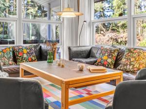 Holiday Home Guthmund - 1km from the sea by Interhome