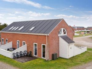 Apartment Aldora - 2-3km from the sea by Interhome