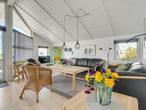 Holiday Home Freek - 400m from the sea by Interhome
