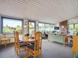 Holiday Home Elise - 800m from the sea by Interhome