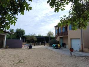 Villa avec piscine au calme à la campagne