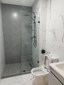 Rosa Luxury Apartment , Confort, Vue Dégagée , Parking Privé près du CFC