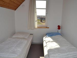 Apartment Ester - 2-3km from the sea by Interhome