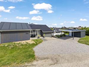 Holiday Home Mikka - 450m from the sea by Interhome